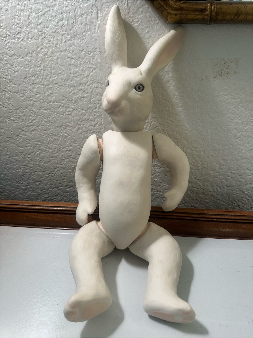 Ceramic bisque articulated rabbit doll with grey glass eyes - Picture 5 of 7